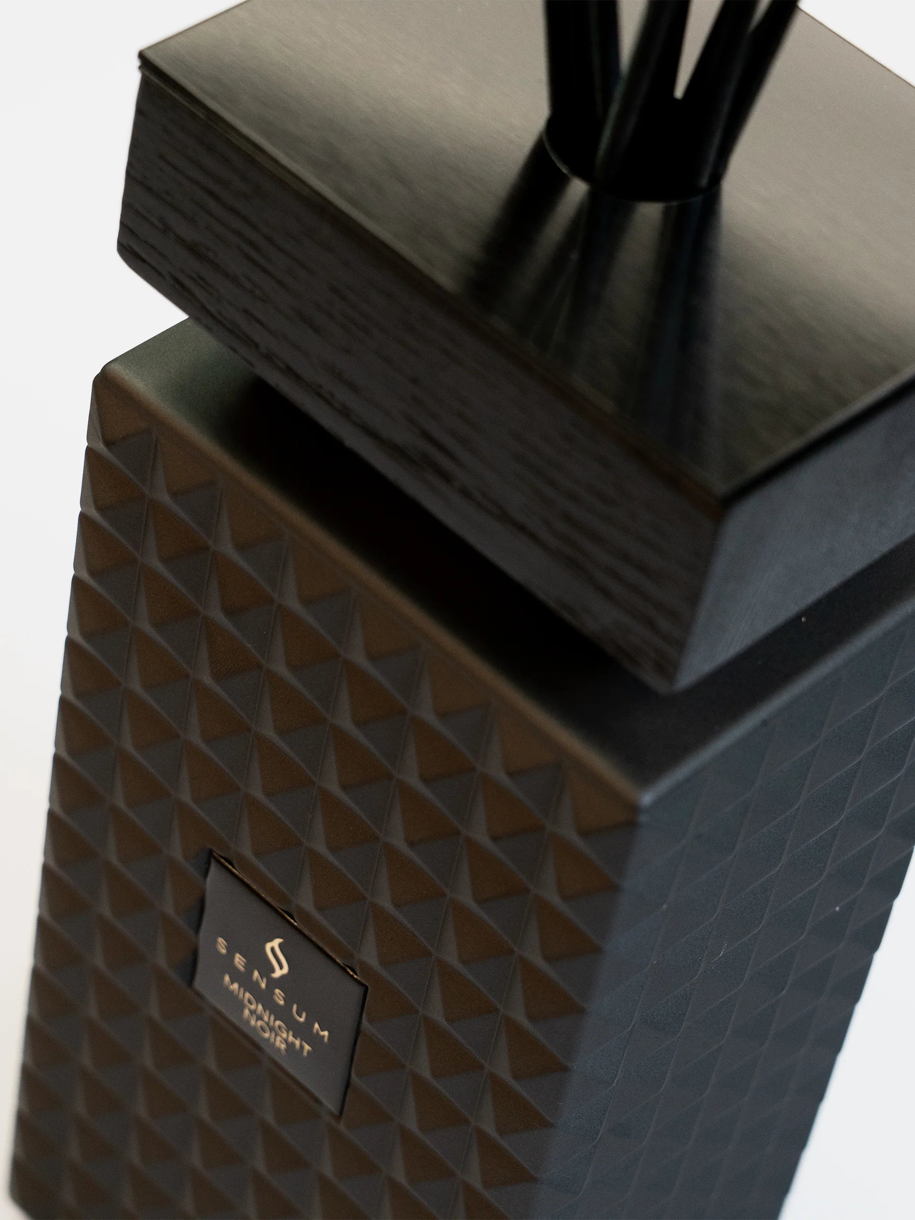Midnight Noir - Sensum Reed Diffuser (500ml) - Image 7
